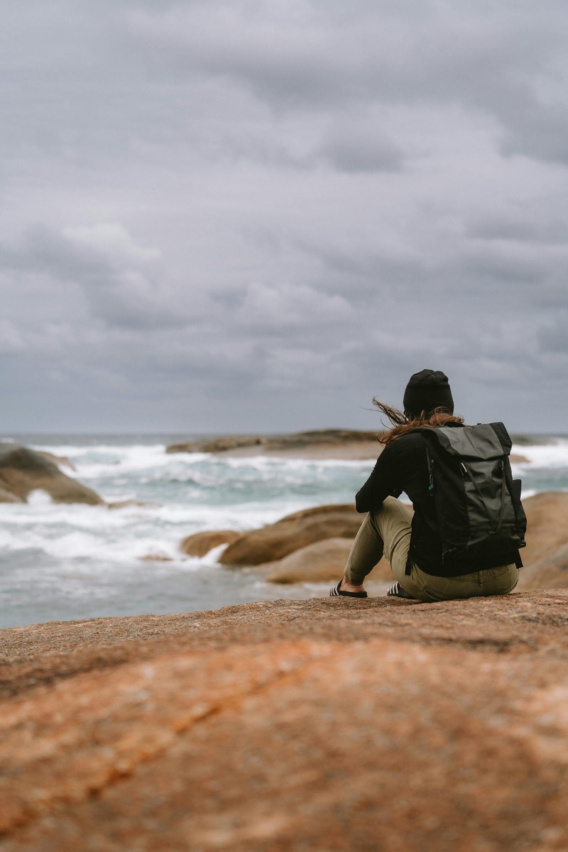 A young backpacker on the Australian coast
